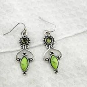 ♥️J I Individually $10 Or Bundle 5/$20 Elegant Silver and Green Earrings 💚